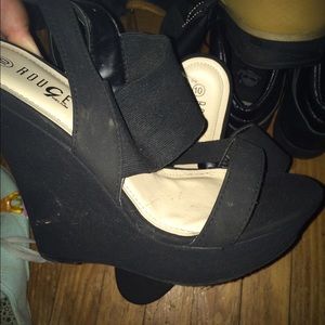 Black Wedges
