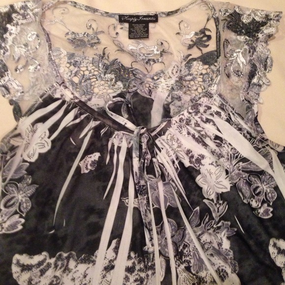 Black gray and white long shirt