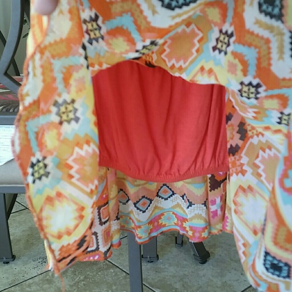 Super Cute Cropped Top - Picture 2 of 2