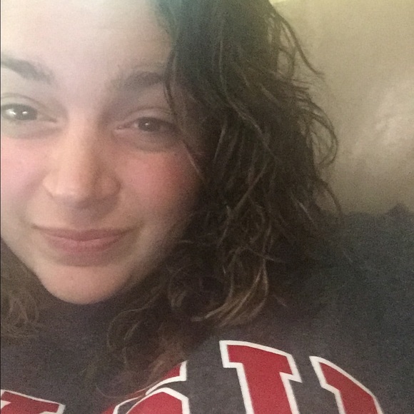 Meet your Posher, Hannah - Picture 1 of 1