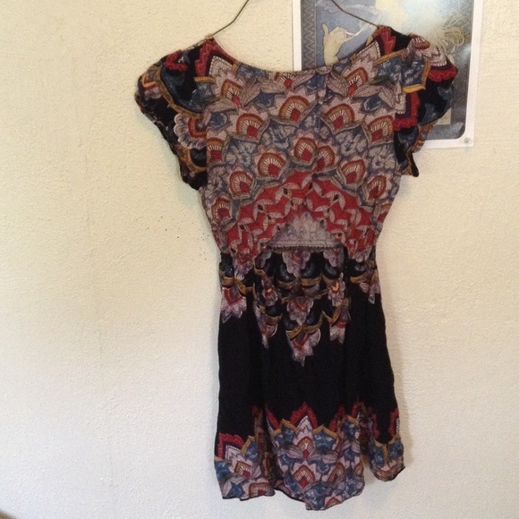 Black Pattern Dress with Open Back - Picture 2 of 4