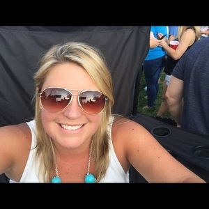 Meet your Posher, Kelly