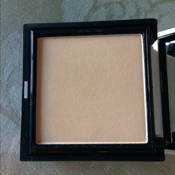 (BRAND NEW) Benefit Compact Powder - Picture 4 of 4