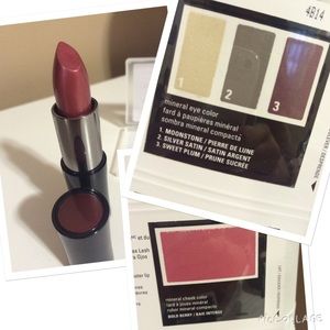 Mary Kay Compact Make Up Set