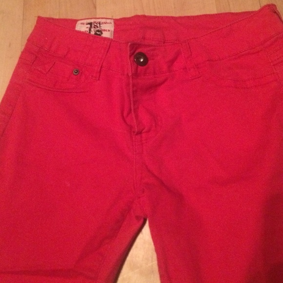 ❤️Bright Red Skinny Jean❤️ - Picture 2 of 3