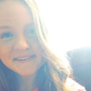 Meet your Posher, Emmali