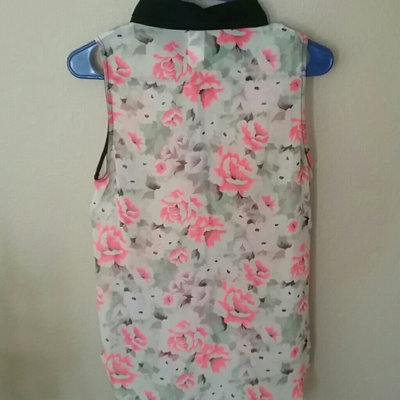 Sheer Floral Sleeveless Top - Picture 3 of 3