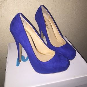 Suede Blue pumps