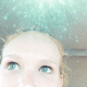 Meet your Posher, Caroline