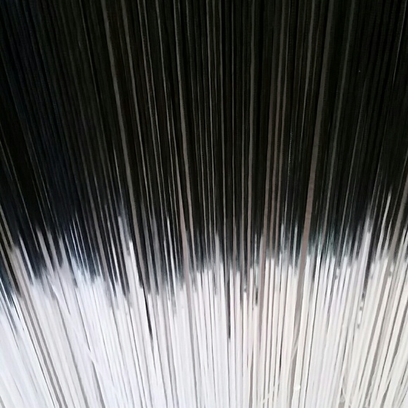 Cropped Top with Fringes - Picture 2 of 3