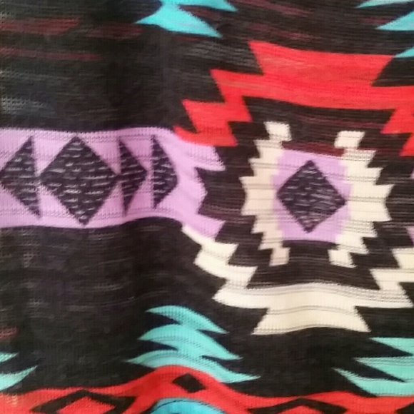 Cropped Top with Fringes - Picture 3 of 3