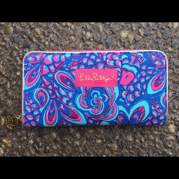 Lilly Pulitzer Handbags - Lilly Pulitzer Wallet!