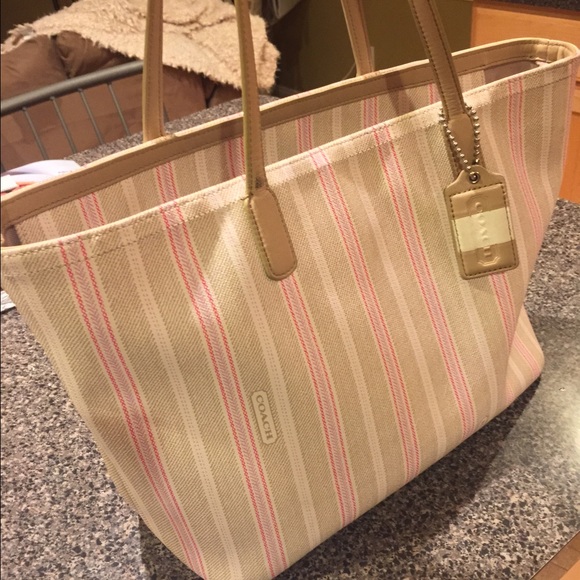 Large Coach Tote bag! Great condition