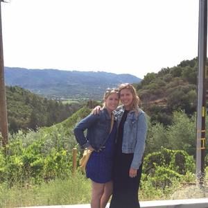 Meet your Posher, Caitlin
