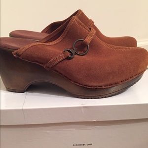 Brown Mules Worn Twice like New