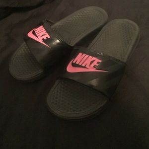 black and pink nike sandals