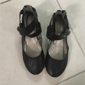 Brand new BAKERS ballet flats