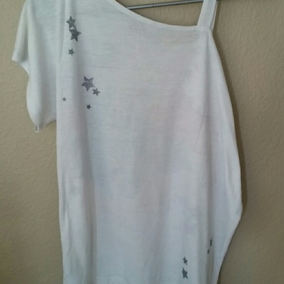 Off one shoulder Top - Picture 3 of 4