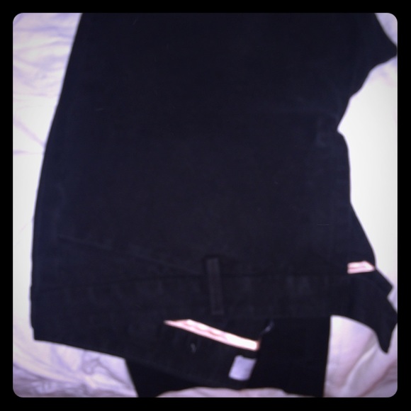 Black capris
