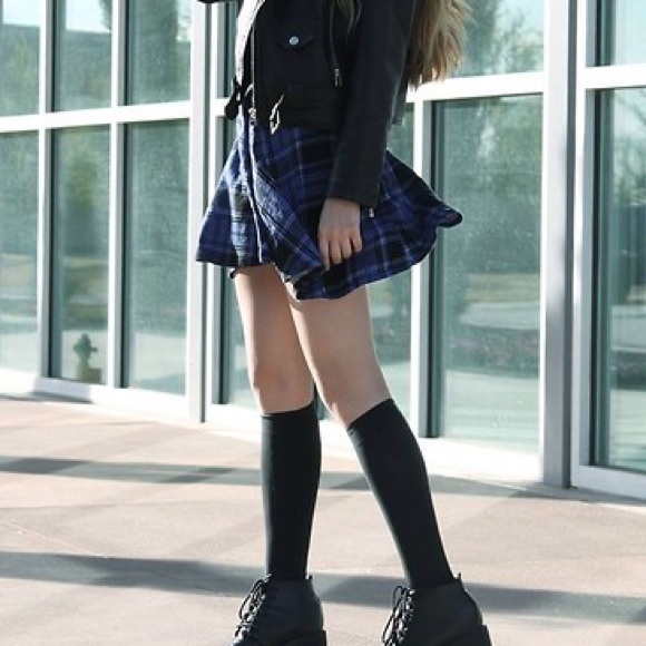 Plaid schoolgirl skirt 💘 - Picture 3 of 4