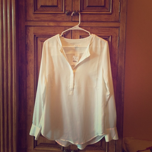 NOT AVAILABLE Perfect Cream Top Jcrew Factory NWT - Picture 1 of 2