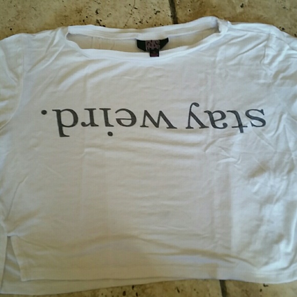 Bundle -  3 Cropped Tops - Picture 2 of 4