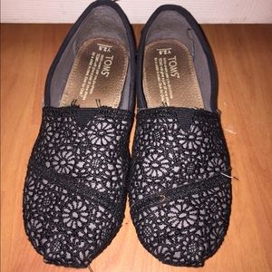 TOMs Black and Gray Lace