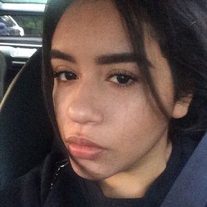 Meet your Posher, Desiree