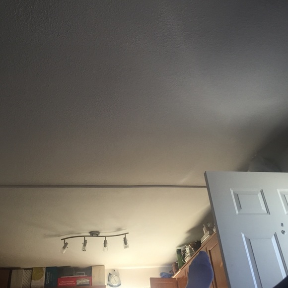 Meet your Posher, Claudia