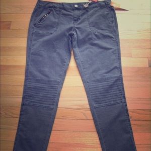 NWOT Grey Mossimo moto skinnies 🎯💝