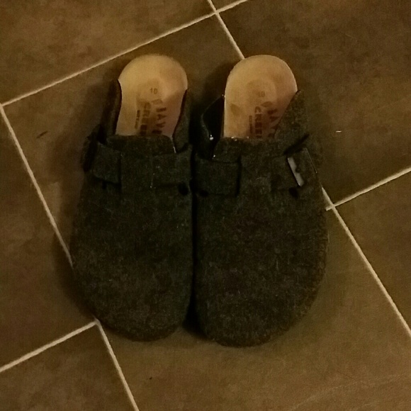 Size 10 charcoal colored wool mules