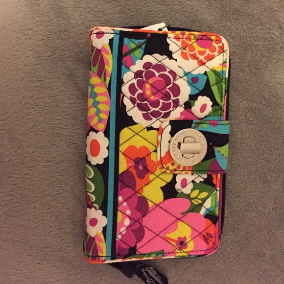 Vera Bradley wallet - Picture 1 of 3