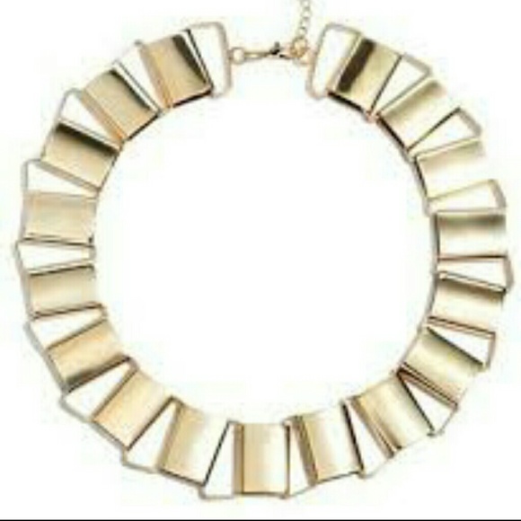 Guess gold necklace!!