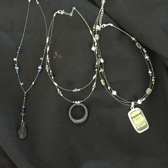 Set of three wire, jewel and pendant necklaces