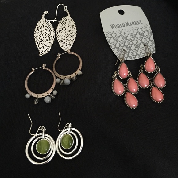 4 sets costume jewelry earrings