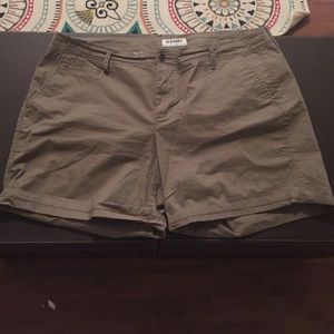 Hunter green boyfriend shorts