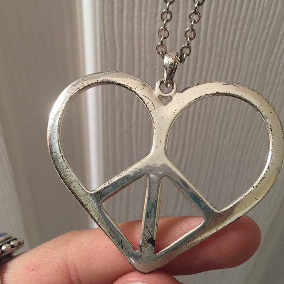 Heart/peace Necklace - Picture 2 of 2