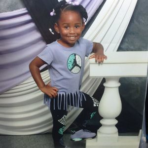 Meet your Posher, Monique