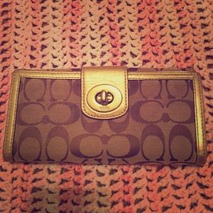 Gold and Tan Coach Wallet 👝