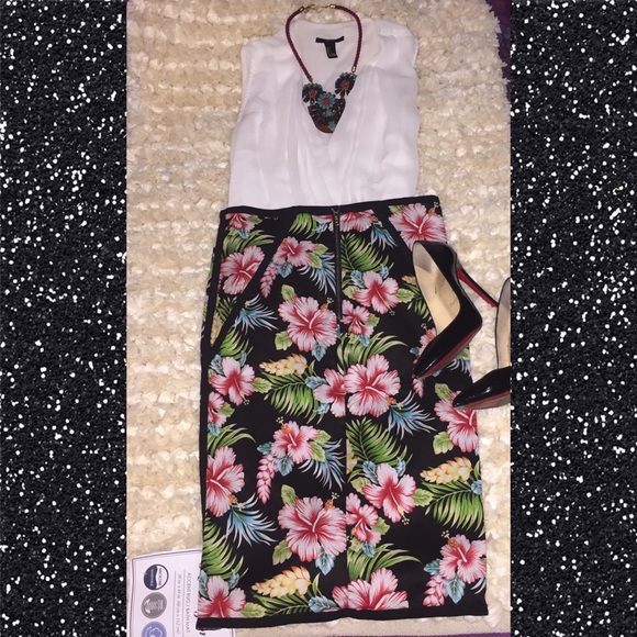 Mustard Seed Tropical Print Pencil Skirt