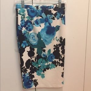 Never worn spandex pencil skirt!!!