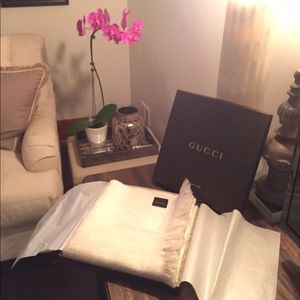 Gucci GG pattern Wool Shawl/Scarf