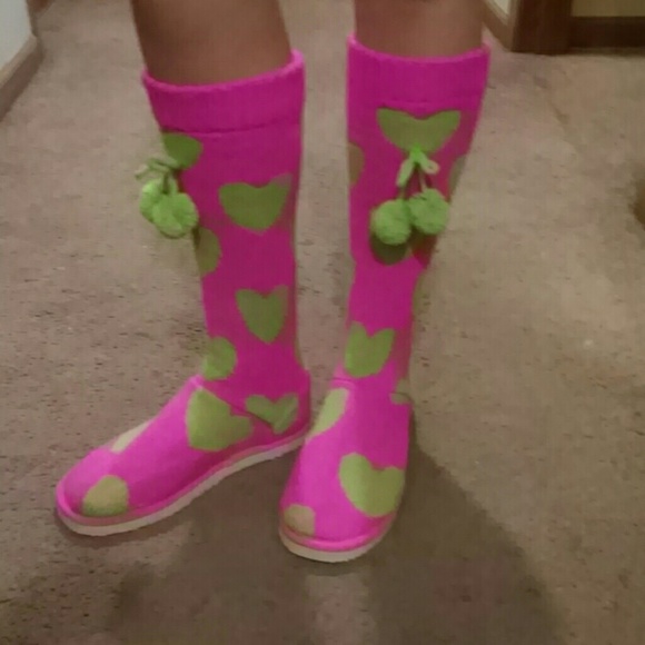 Slippers - Picture 2 of 2