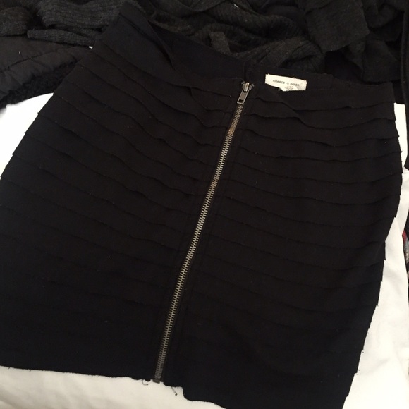 Zipper down mini skirt