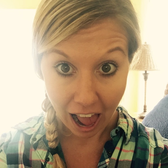 Meet your Posher, Lauren