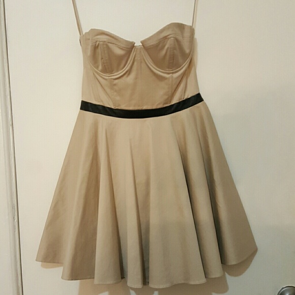 Alice + Olivia Bustier Dress - Picture 3 of 4