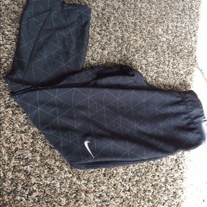 Nike dri fit crop leggings with zipper!