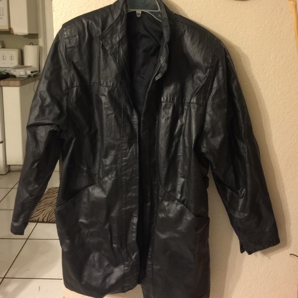 Mens black leather coat. Size M