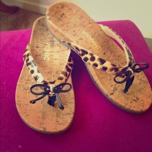 Vionic Cassie Sandals Color Black Leopard  SIZE 7.