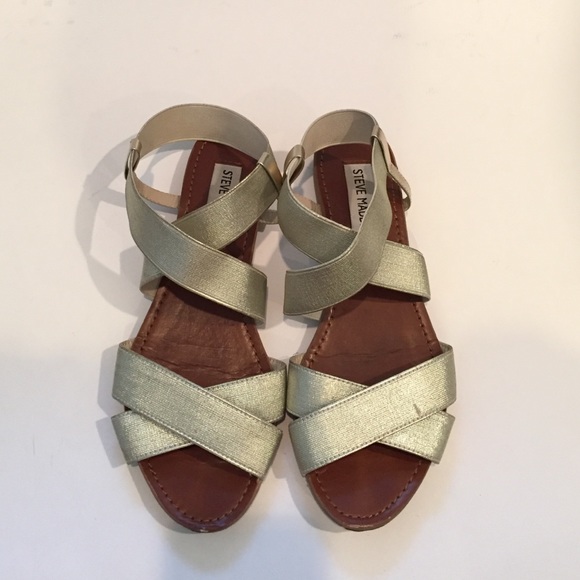 Steve Madden platinum color sandal